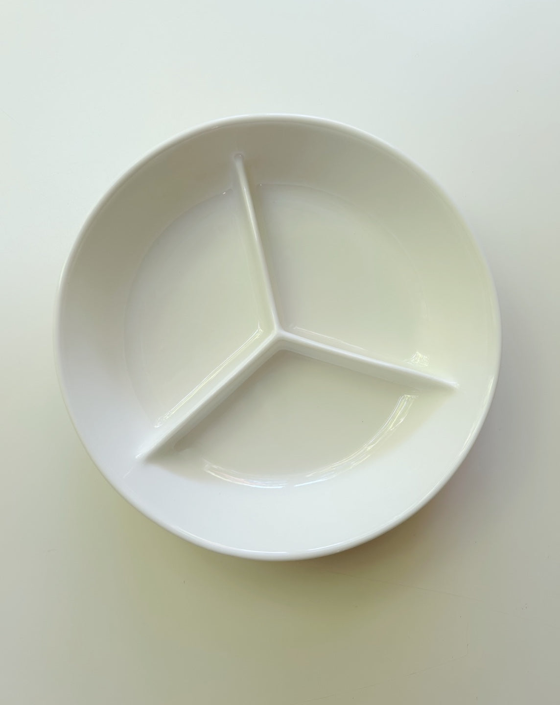 Round Divided Plate and Lid Set