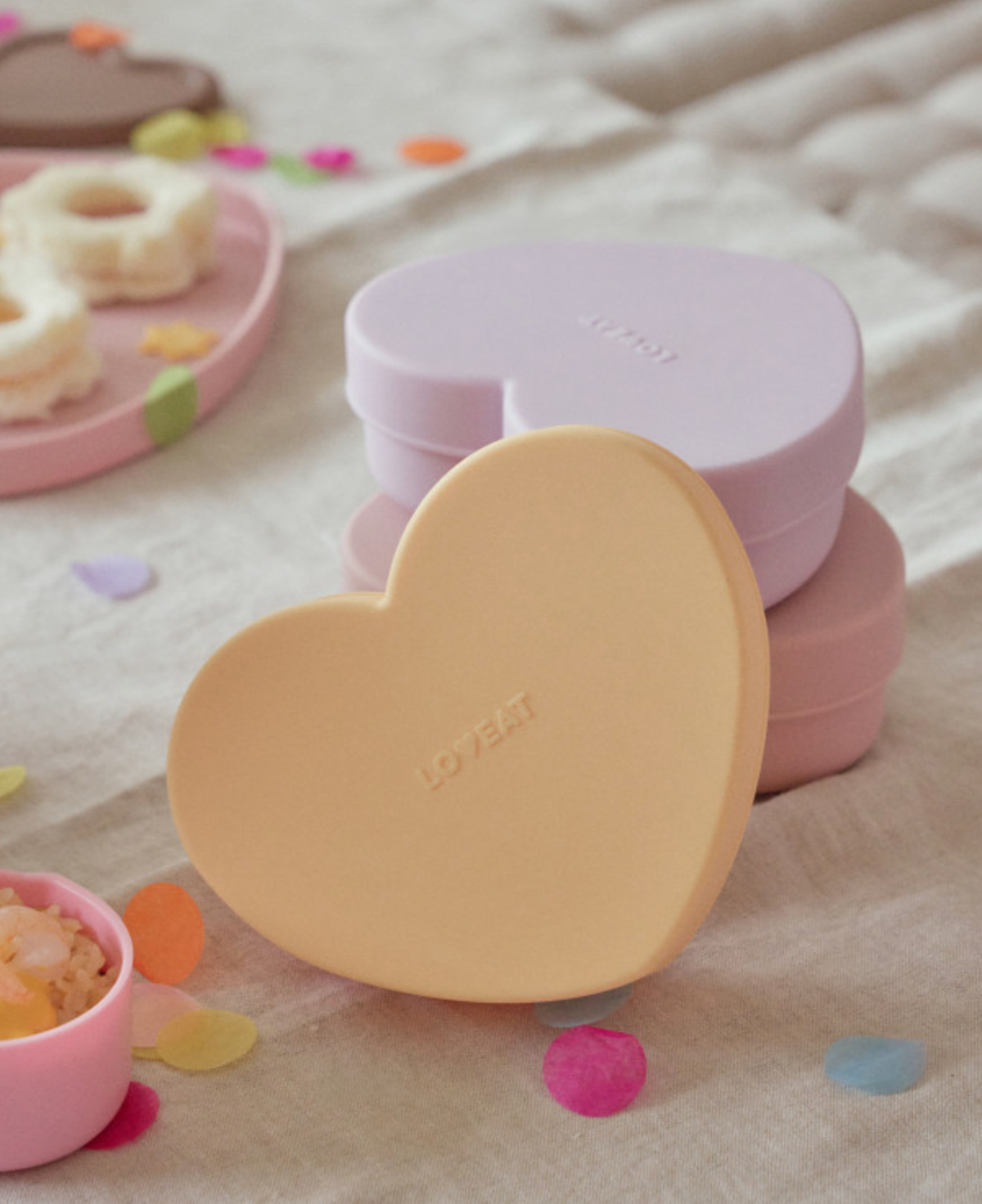 Heart-shaped kids lunchbox made of platinum silicone, pink color – made in Korea
