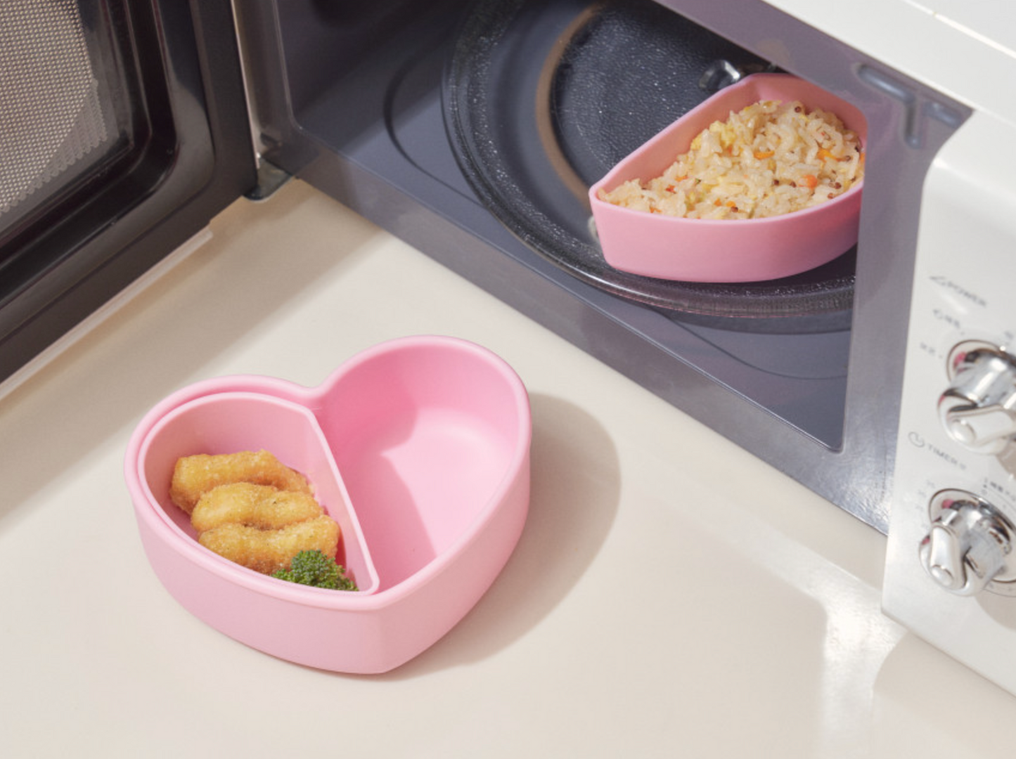 Microwave safe heart-shaped kids lunchbox made of platinum silicone – made in Korea