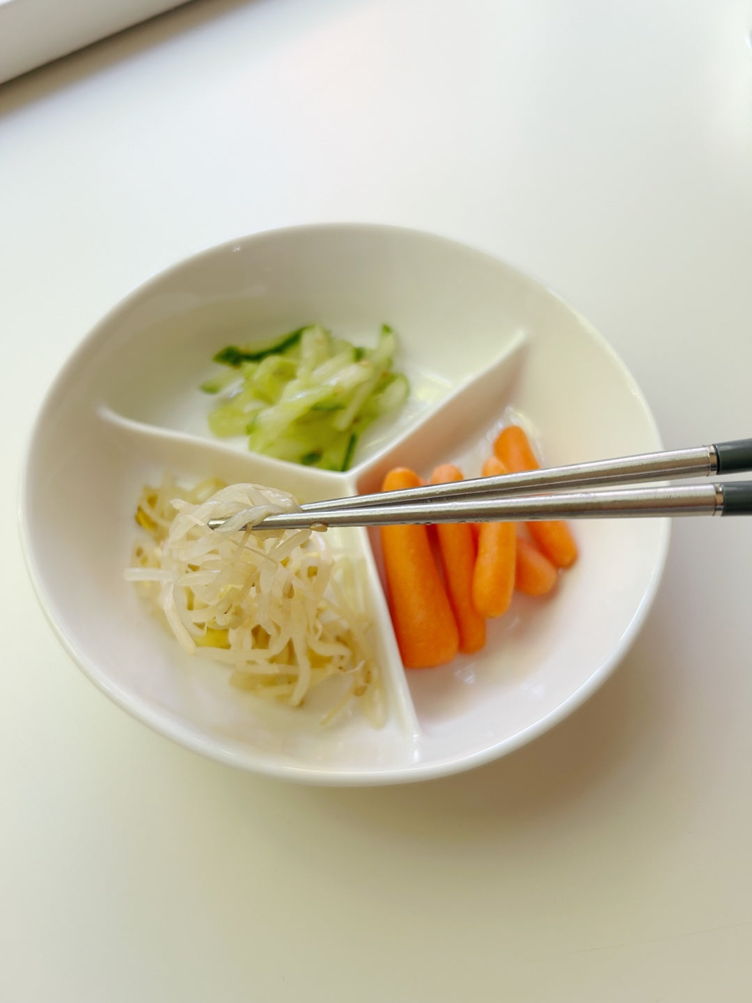 Round Divided Plate and Lid Set