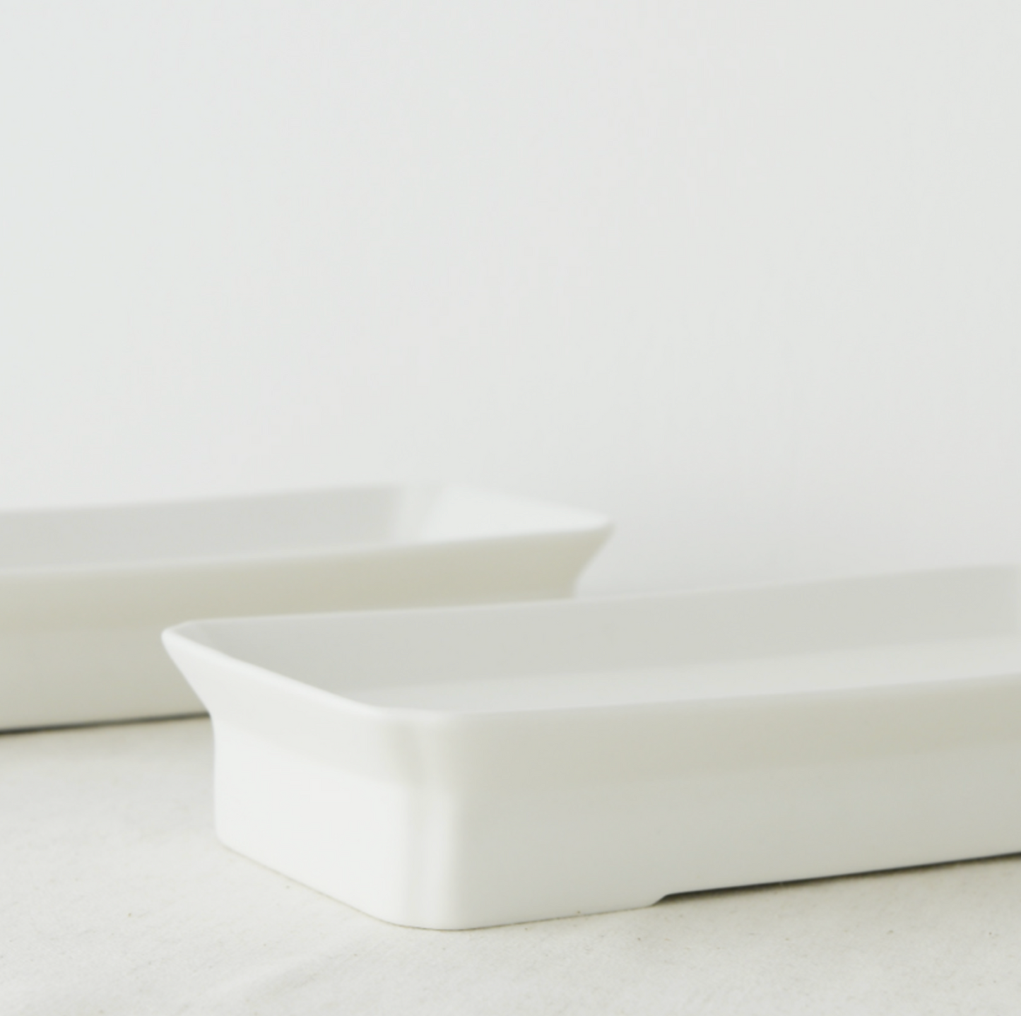 Bliss Rectangle Footed Plate